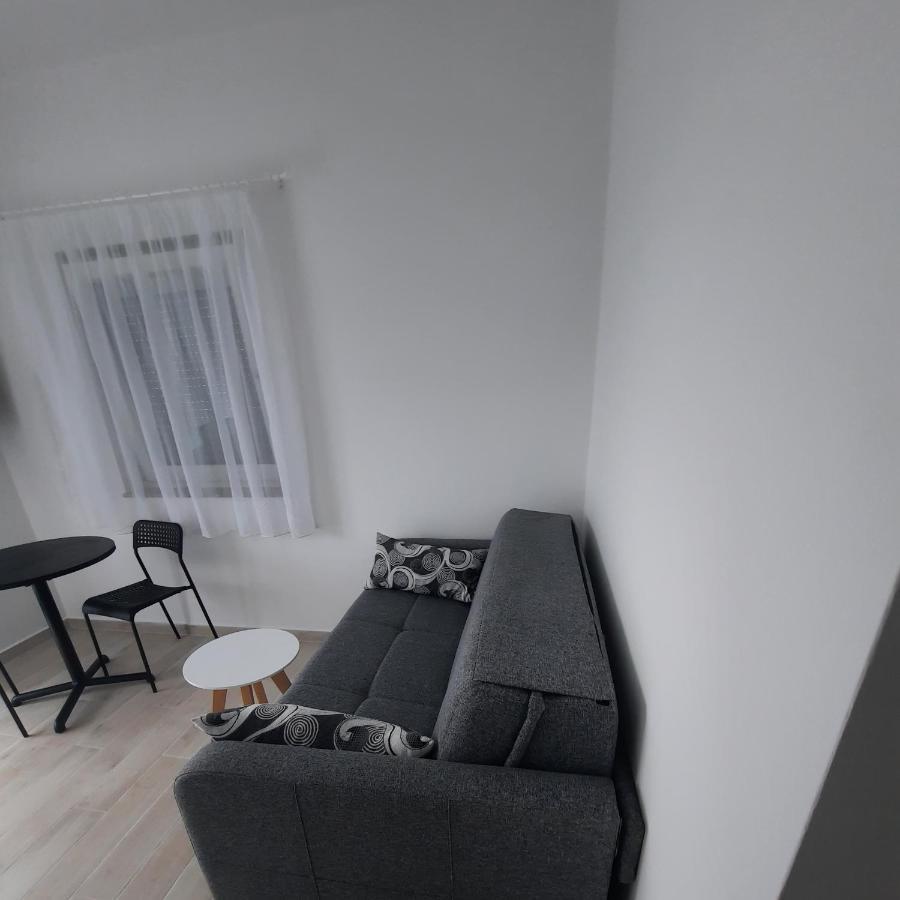 Matkovic Apartment Vir
