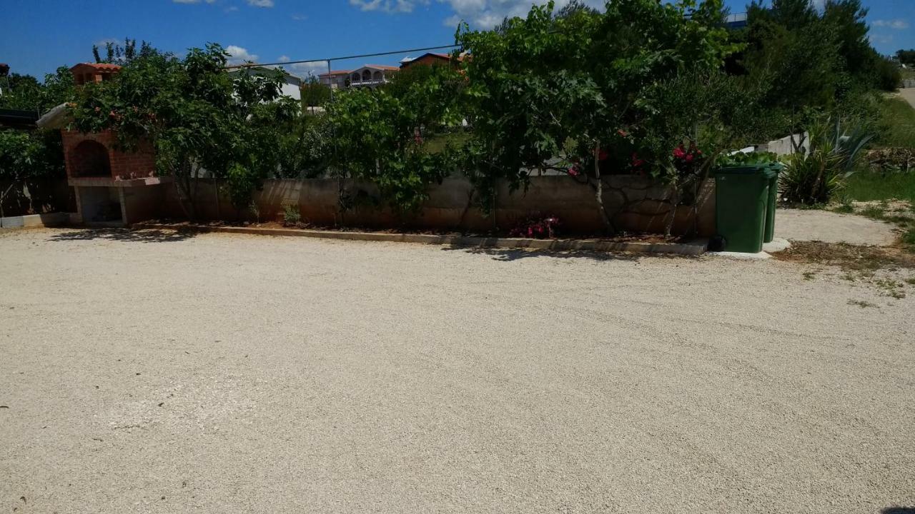 Matkovic Apartment Vir