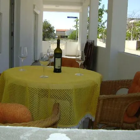 Apartments Matkovic Vir Exterior foto